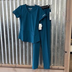 Women’s Scrub Set-Caribbean-XXS top/XXS TALL Length Pant
